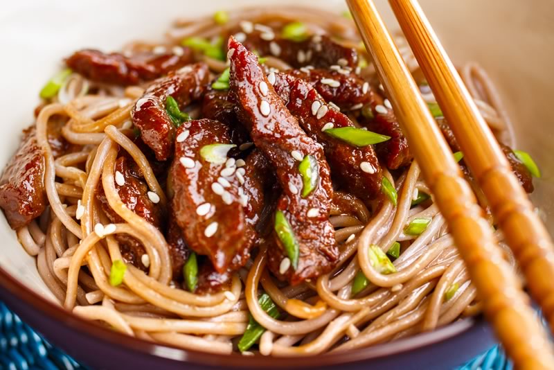 Chinese Chilli Beef Strips Noodles recipe