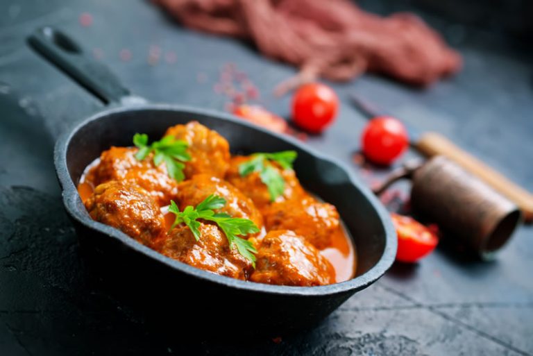 Meat Balls in Tomato Sauce